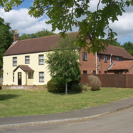 Church Farm Guest House Horsford Екстериор снимка