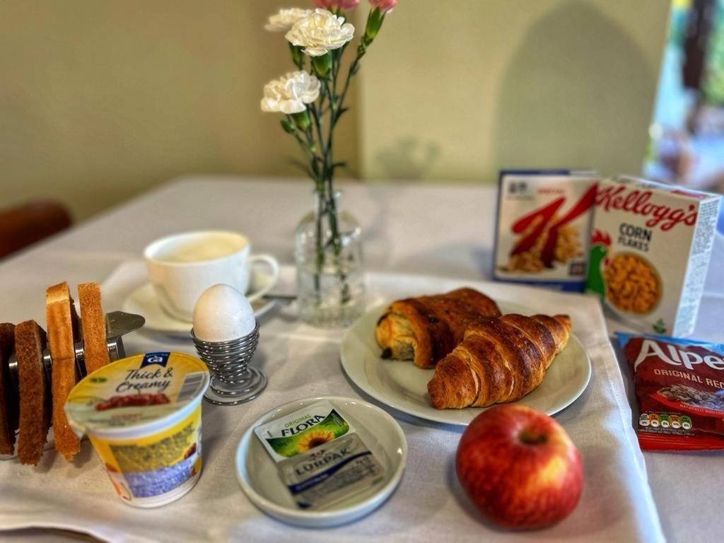 Church Farm Guest House Horsford Екстериор снимка